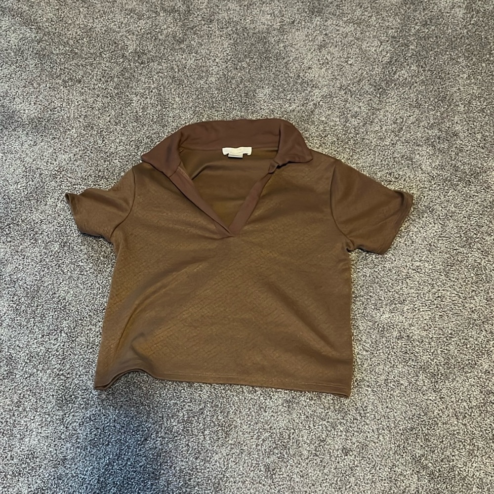 Collared crop top